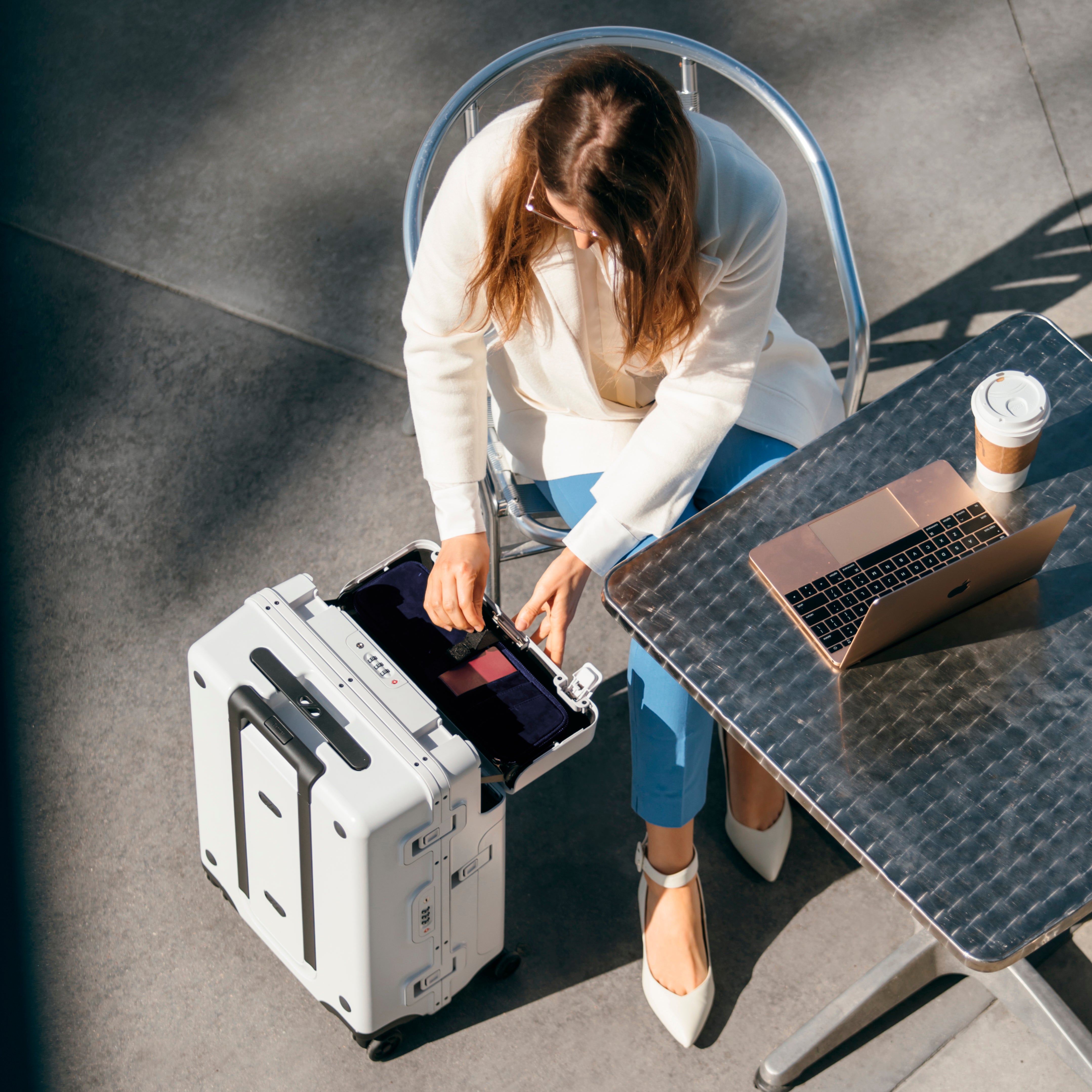White (External), Blue (Accessories)